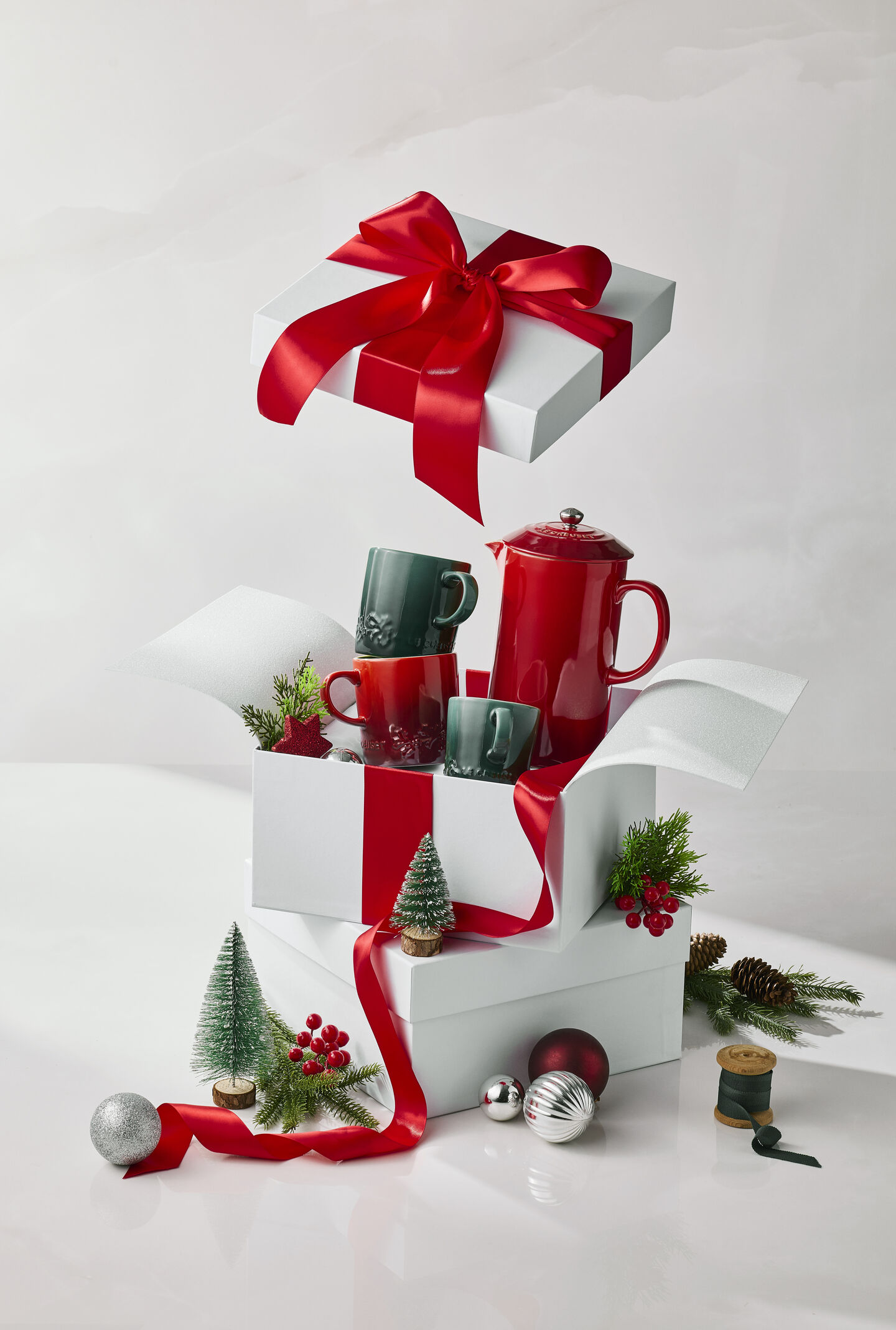 Le Creuset Holly Collection Coffee Press & Mugs 